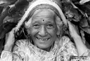 Alte Frau Nepal